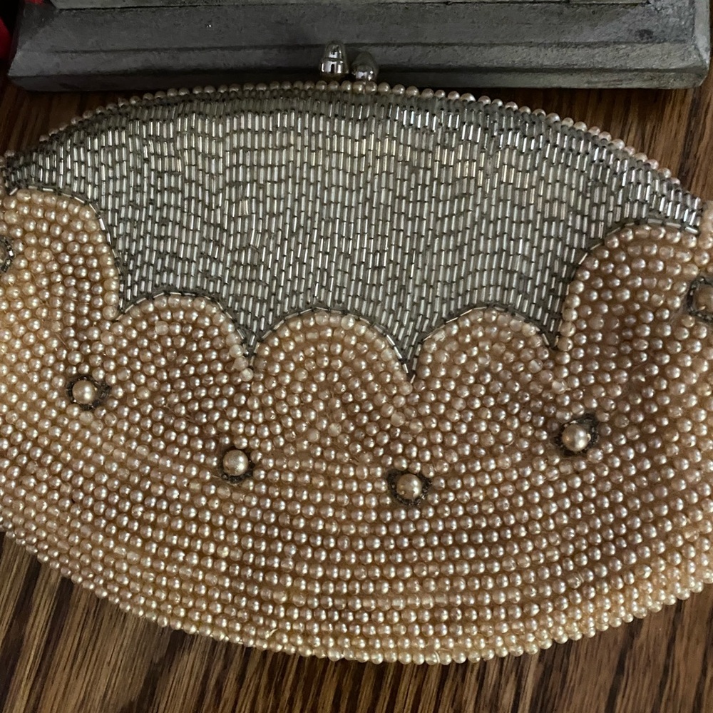 ANTIQUE FAUX PEARL CLUTCH